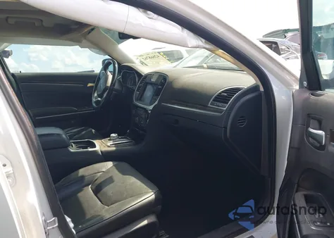 2019 Chrysler 300 Limited z USA, uszkodzony, nr VIN 2C3CCAEG6KH585587